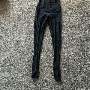 Lululemon super high rise size 6 leggings